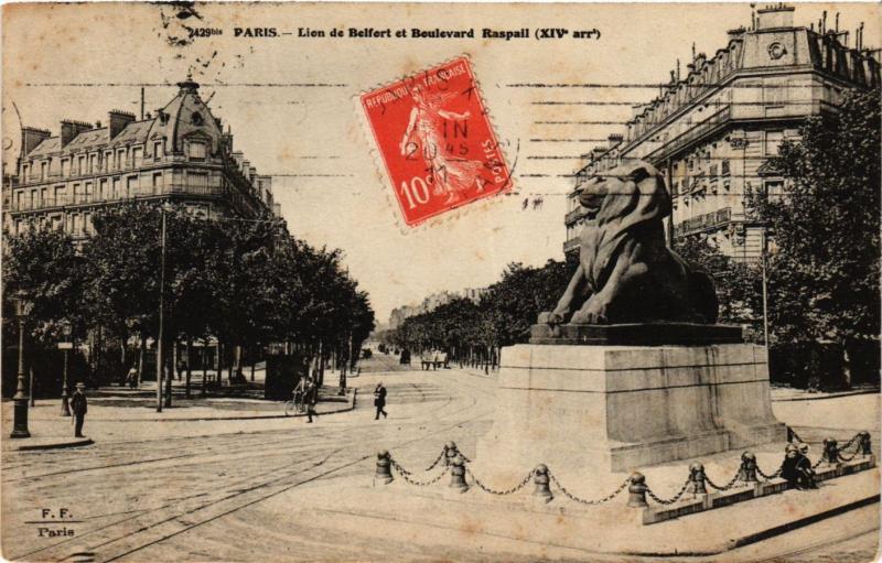 Carte postale ancienne Lion de Belfort et Boulevard Raspail à Paris 14e
