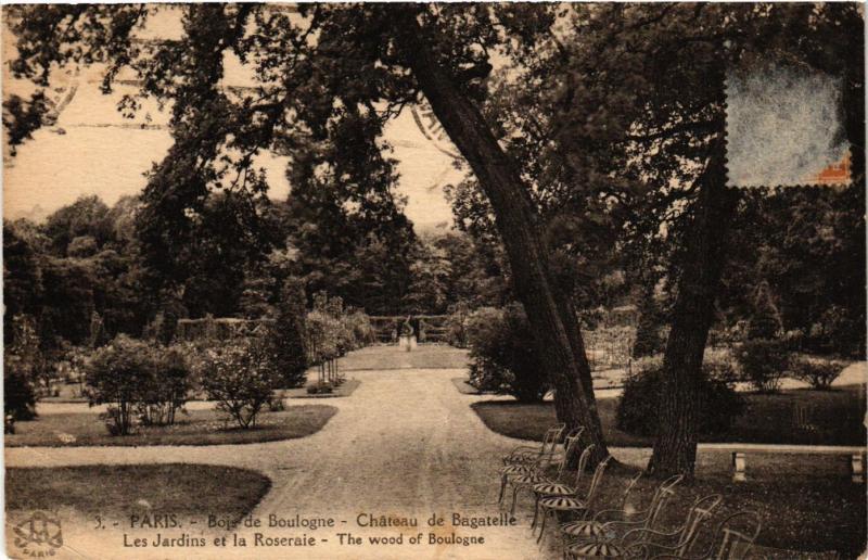 Carte postale ancienne Bois de Boulogne - Château de Bagatelle - Les Jardins et la Roseraie à Paris
