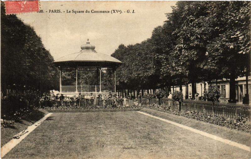 Carte postale ancienne Le Square du Commerce à Paris 15e