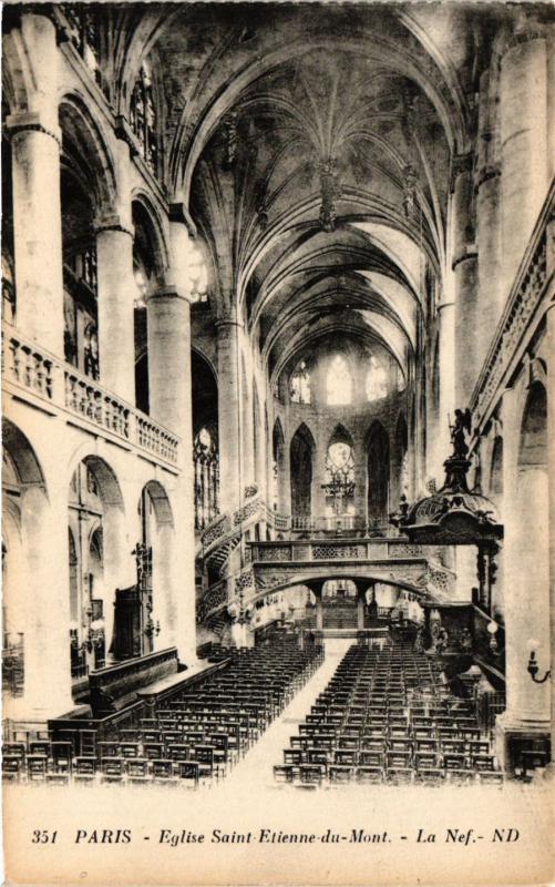 Carte postale ancienne Paris 5e-Eglise Saint Etienne du Mont-La Nef à Paris 5e