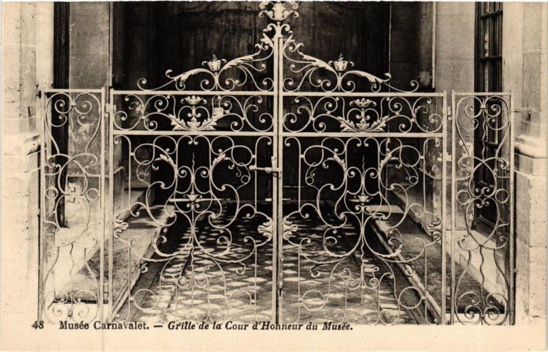 Carte postale ancienne Paris 3e Paris Musée Carnavalet Gritte de Cour d'Honneur du Musée(314088) à Paris 3e