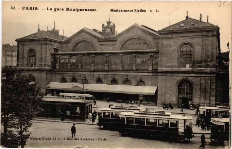 Carte postale ancienne La gare Montparnasse à Paris 6e