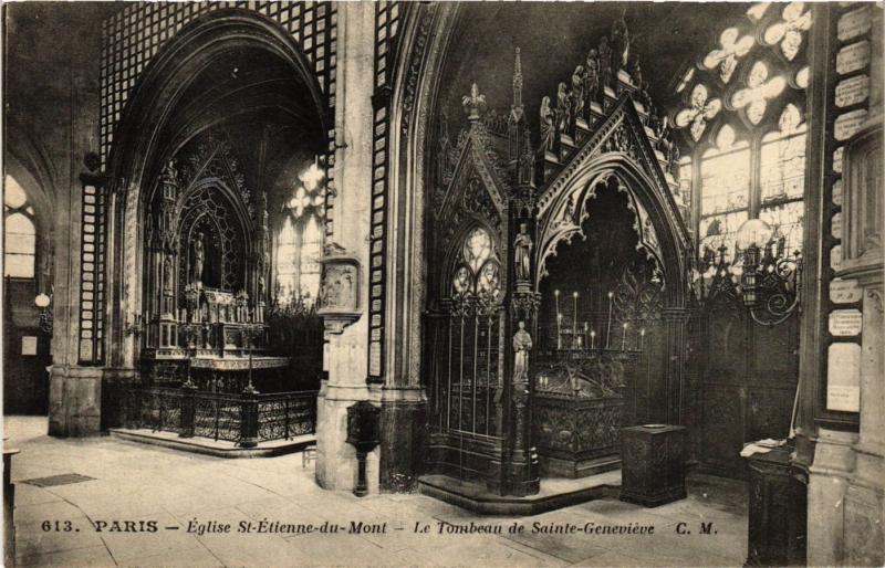 Carte postale ancienne Paris 5e-Eglise Saint-Etienne du Mont-Le Tombeau de Saint-Geneviéve à Paris 5e