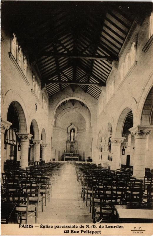 Carte postale ancienne Eglise paroissiale de Notre-Dame de Lourdes - Rue Pelleport à Paris 20e