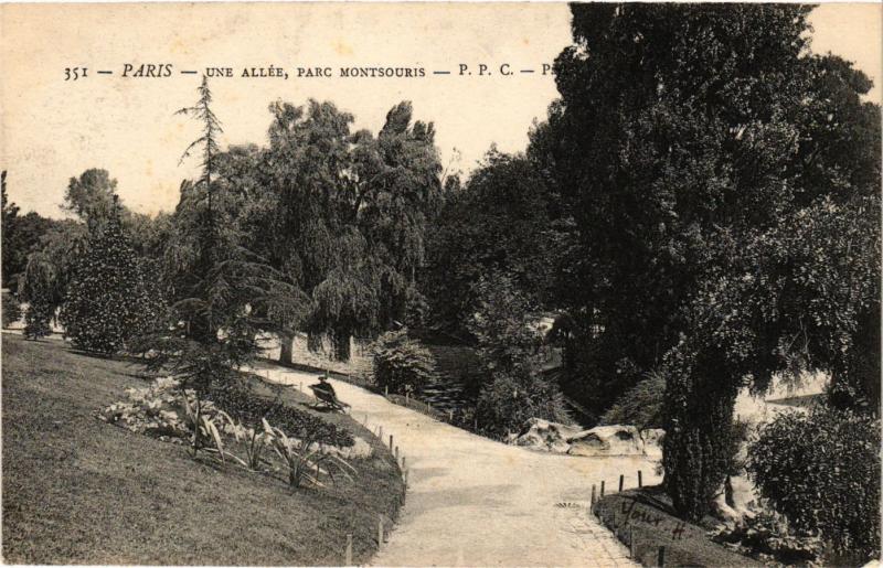 Carte postale ancienne Une Allée, Parc Montsouris à Paris 14e