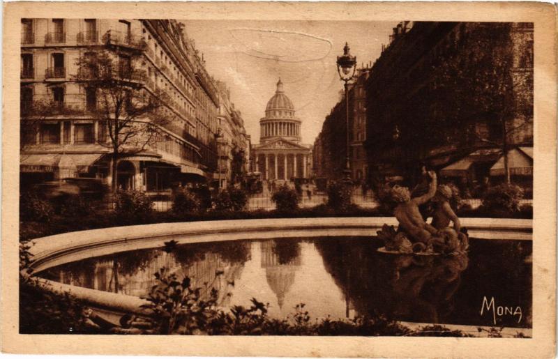 Carte postale ancienne Paris 5e-La Place Edmond Rostand-La Rue Soufflot et le Panthéon à Paris 5e