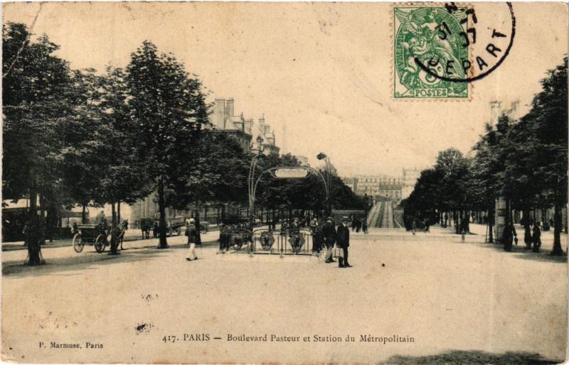 Carte postale ancienne Boulevard Pasteur et Station du Métropolitain à Paris 15e