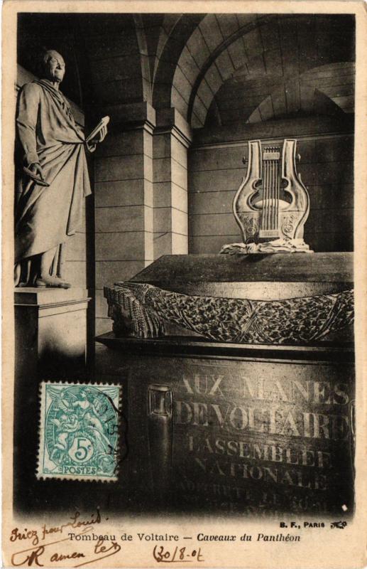 Carte postale ancienne Paris 5e-Tombeau de Voltaire-Caveaux du Panthéon à Paris 5e