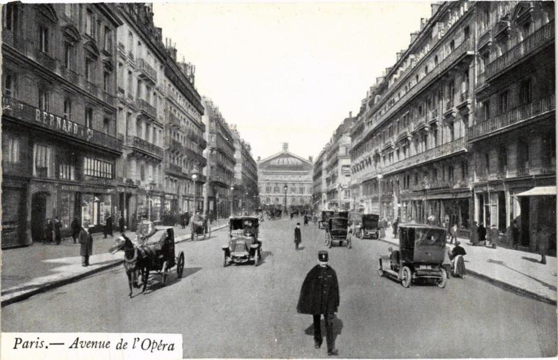 Carte postale ancienne Paris 2e-Avenue de l'Opéra à Paris 2e