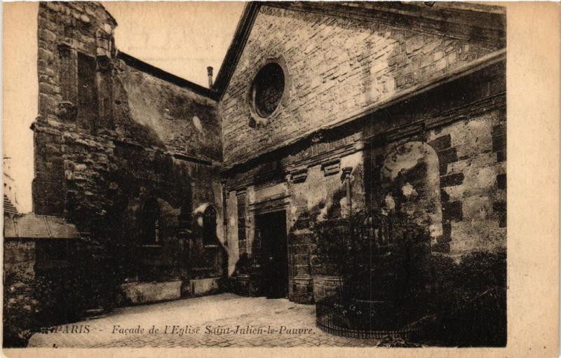 Carte postale ancienne Paris 5e-Facade de l'Eglise Saint Julien le Pauvre à Paris 5e