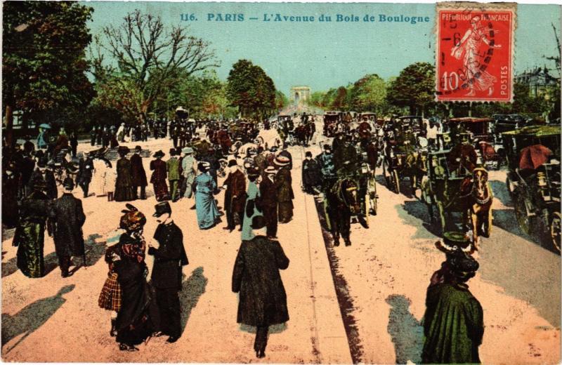 Carte postale ancienne L'Avenue du Bois de Boulogne à Paris 16e