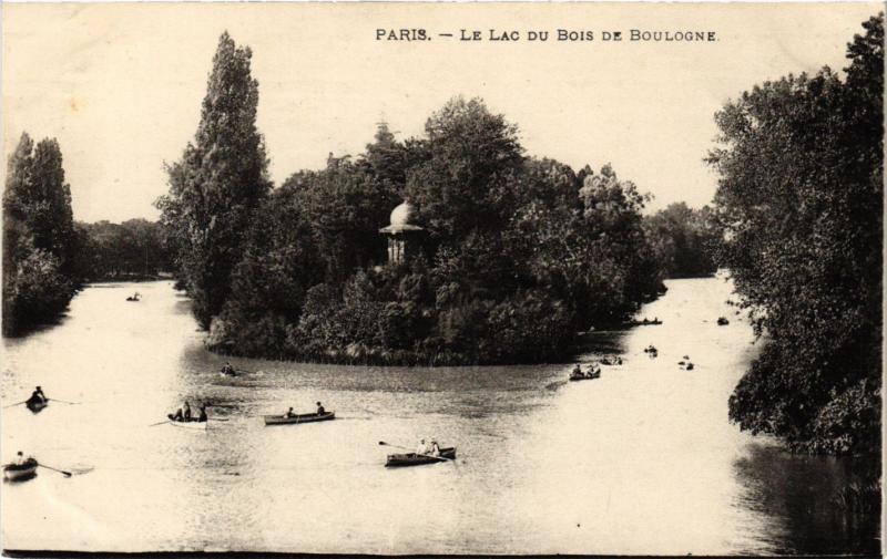 Carte postale ancienne Le Lac du Bois de Boulogne à Paris 16e