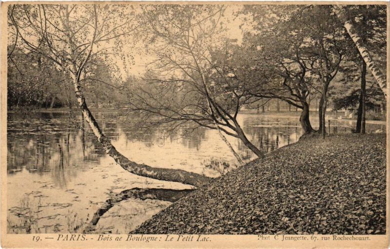 Carte postale ancienne Bois de Boulogne - Le Petit Lac à Paris 16e