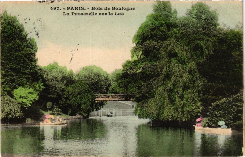Carte postale ancienne Bois de Boulogne - La Passerelle sur le Lac à Paris