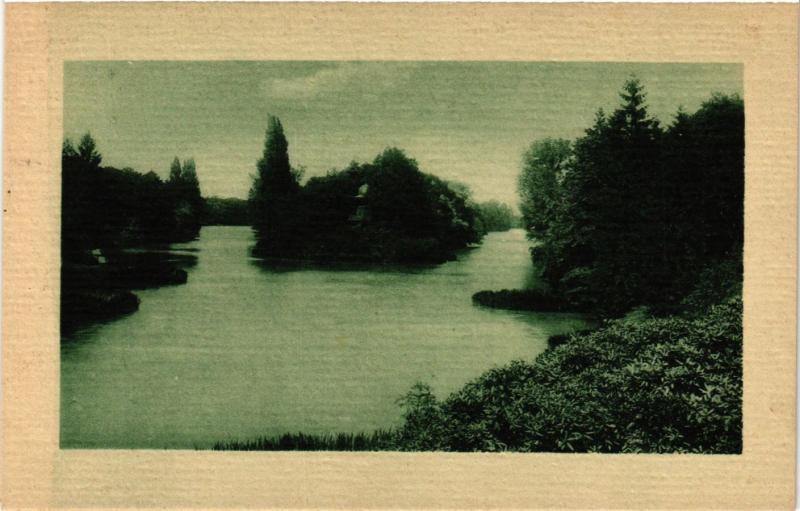 Carte postale ancienne Le Lac du Bois de Boulogne à Paris 16e