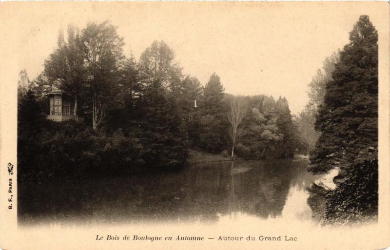 Carte postale ancienne Le Bois de Boulogne en Automne - Autour du grand Lac à Paris
