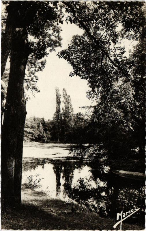 Carte postale ancienne Le Bois de Boulogne - Près de la Grande Cascade à Paris 16e