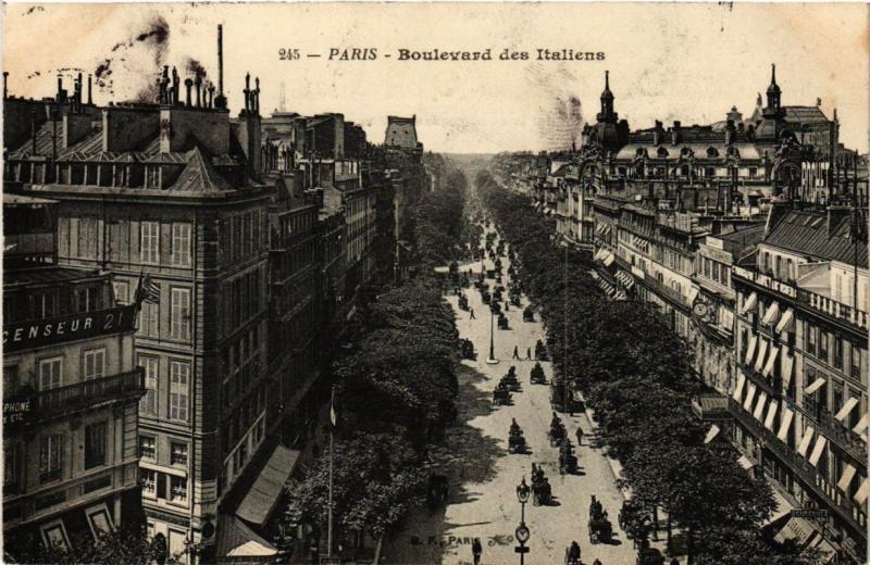 Carte postale ancienne Paris 9e - Boulevard des Italiens à Paris 9e