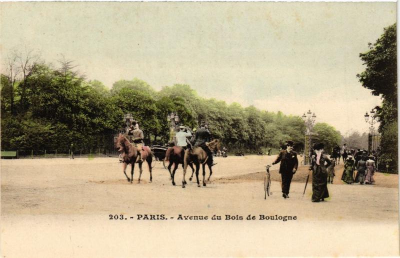 Carte postale ancienne Avenue du Bois de Boulogne à Paris 16e