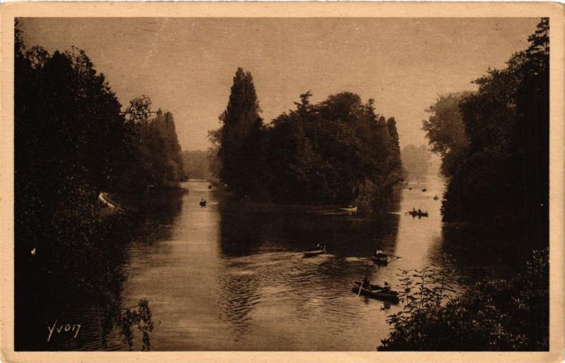 Carte postale ancienne Bois de Boulogne - Lac Inférieur à Paris 16e