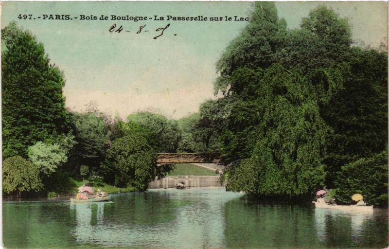 Carte postale ancienne Bois de Boulogne - La Passerelle sur le Lac à Paris