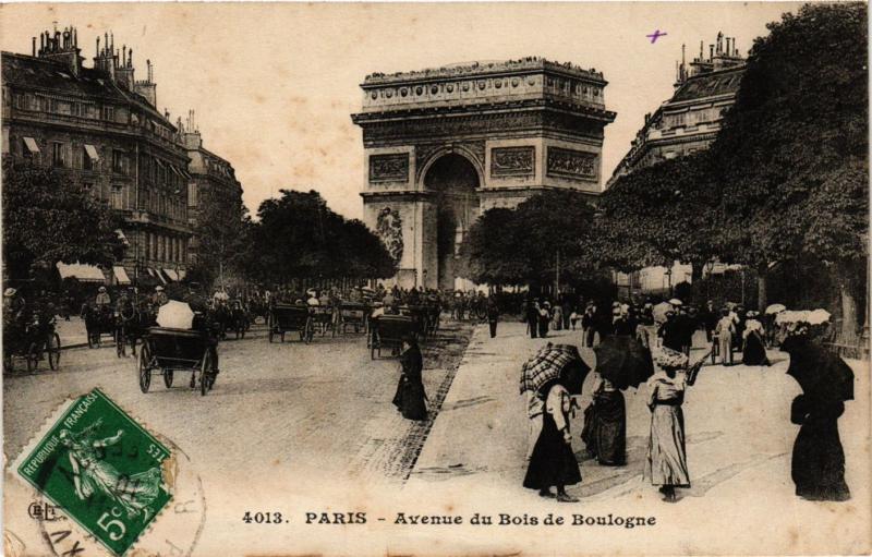 Carte postale ancienne Avenue du Bois de Boulogne à Paris 16e