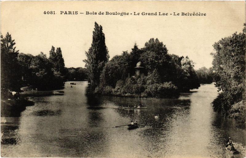 Carte postale ancienne Bois de Boulogne - Le Grand Lac - Le Belvédère à Paris 16e