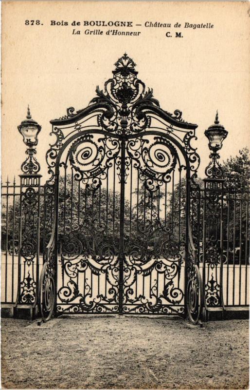 Carte postale ancienne Bois de Boulogne - Château de Bagatelle - La Grille d'Honneur à Paris