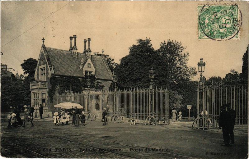 Carte postale ancienne Bois de Boulogne - Porte de Madrid à Paris 16e