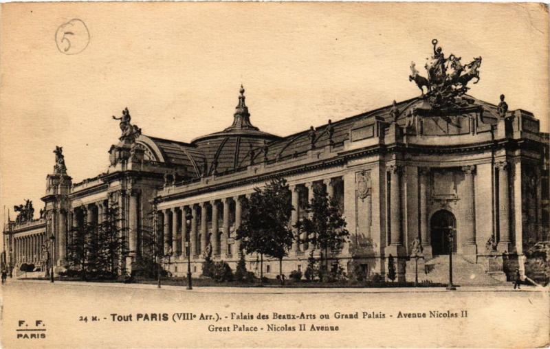Carte postale ancienne Paris (8e) - Le Grand Palais Avenue Nicolas Ii à Paris 8e