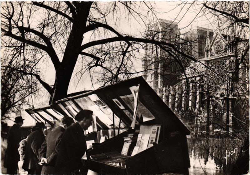 Carte postale ancienne Paris (5e) - Les bouquinistes du quai Montebello à Paris 5e