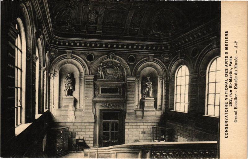 Carte postale ancienne Paris (3e) Cnam - Grand Escalier - Entrée du Musée à Paris 3e