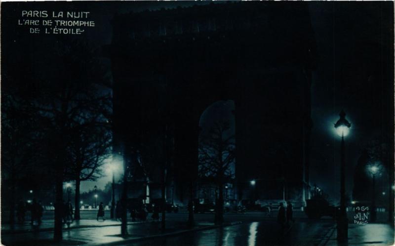 Carte postale ancienne L'Arc de Triomphe de l'Etoile à Paris 16e