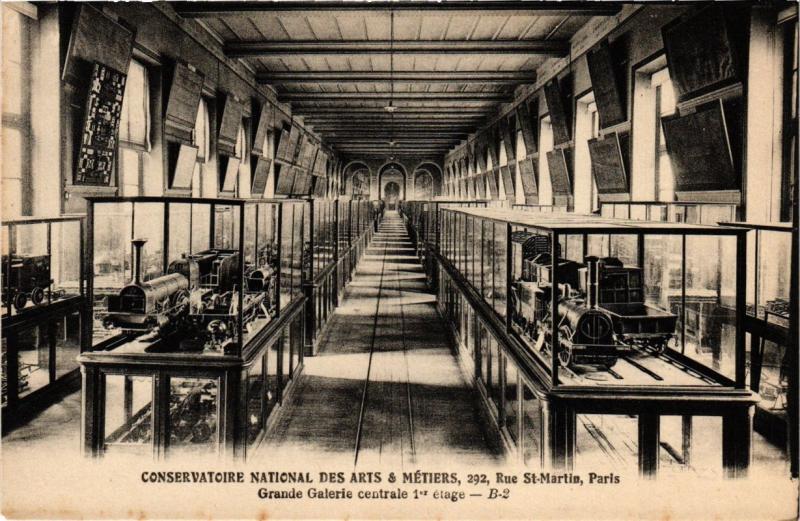 Carte postale ancienne Paris (3e) Cnam - Grande Galerie centrale, 1er etage à Paris 3e