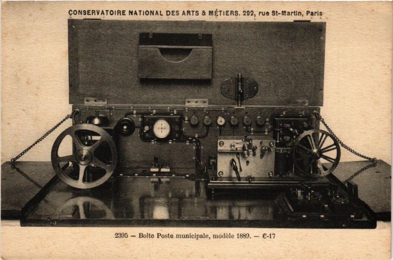 Carte postale ancienne Paris (3e) Cnam - Boite Poste minicipale à Paris 3e