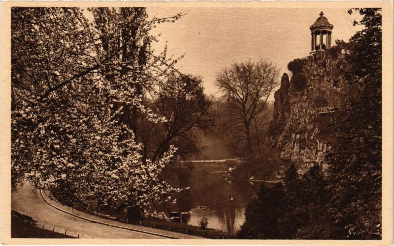 Carte postale ancienne Parc des Buttes-Chaumont à Paris 19e