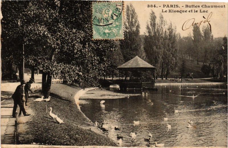 Carte postale ancienne Buttes Chaumont - Le Kiosque et le Lac à Paris 19e