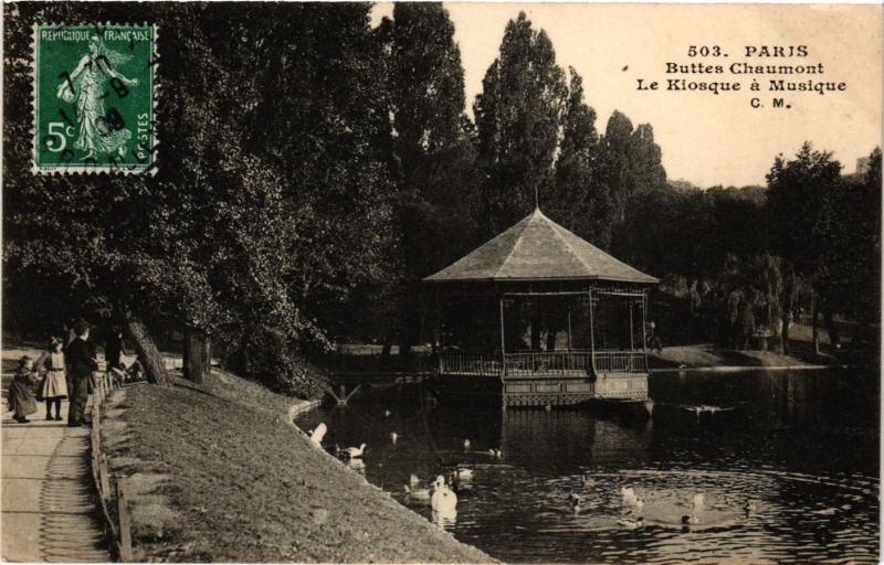 Carte postale ancienne Buttes Chaumont - Le Kiosque à Musique à Paris 19e