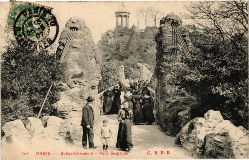 Carte postale ancienne Buttes-Chaumont - Pont suspendu à Paris 19e