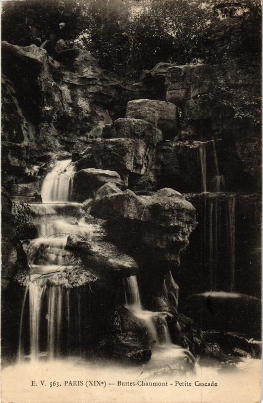 Carte postale ancienne Buttes-Chaumont - Petite Cascade à Paris 19e
