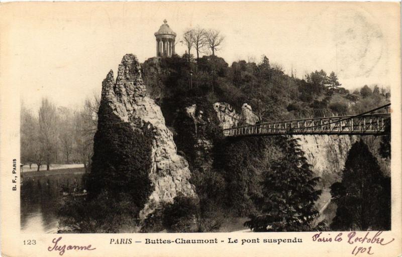 Carte postale ancienne Buttes-Chaumont - Pont suspendu à Paris 19e