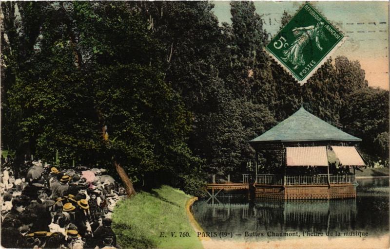 Carte postale ancienne Buttes Chaumont, l'heure de la musique à Paris 19e