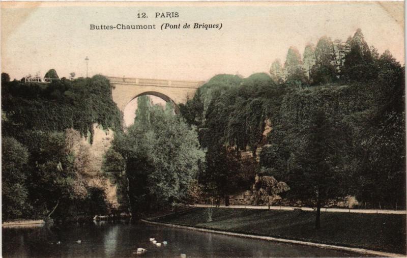 Carte postale ancienne Buttes-Chaumont - Pont de Briques à Paris 19e