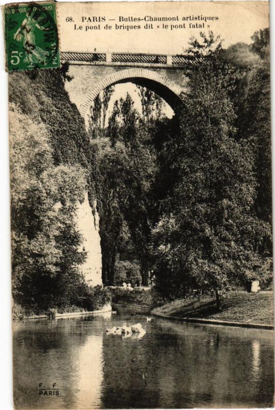 Carte postale ancienne Buttes-Chaumont - Le pont de briques dit le pont fatal à Paris 19e