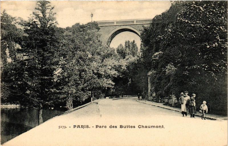 Carte postale ancienne Parc des Buttes-Chaumont à Paris 19e