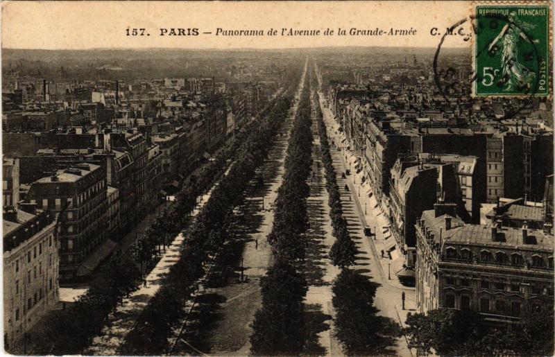 Carte postale ancienne Panorama de l'Avenue de la Grande-Armée à Paris 16e