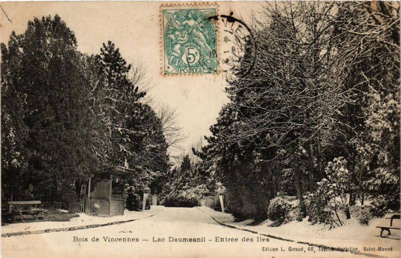Carte postale ancienne Paris 12e-Bois de Vincennes-Lac Daumesnil-Entrée des Iles à Paris 12e