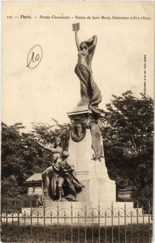 Carte postale ancienne Buttes Chaumont - Statue de Jean Macé à Paris 19e