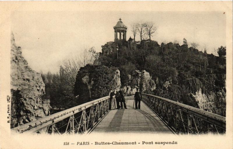 Carte postale ancienne Buttes-Chaumont - Pont suspendu à Paris 19e