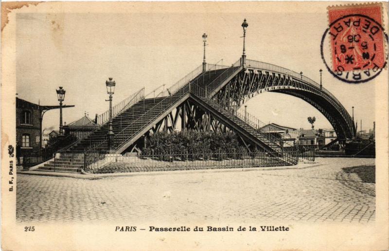 Carte postale ancienne Passerelle du Bassin de la Villette à Paris 19e